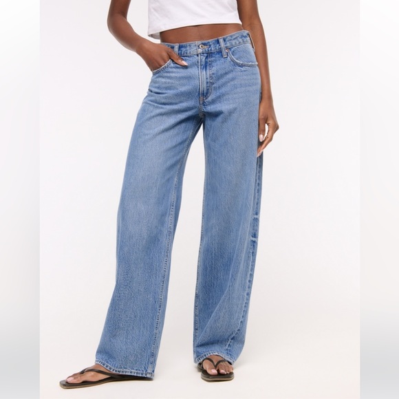 Abercrombie & Fitch Curve Love Ultra Loose Low Rise Jean - Picture 2 of 5